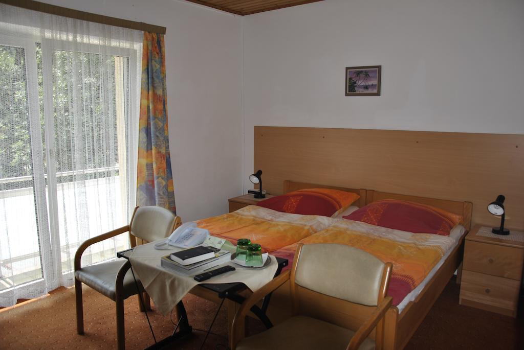 Gasthof Und Pension Haunschmid Rechberg Room photo