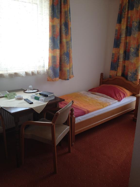 Gasthof Und Pension Haunschmid Rechberg Room photo